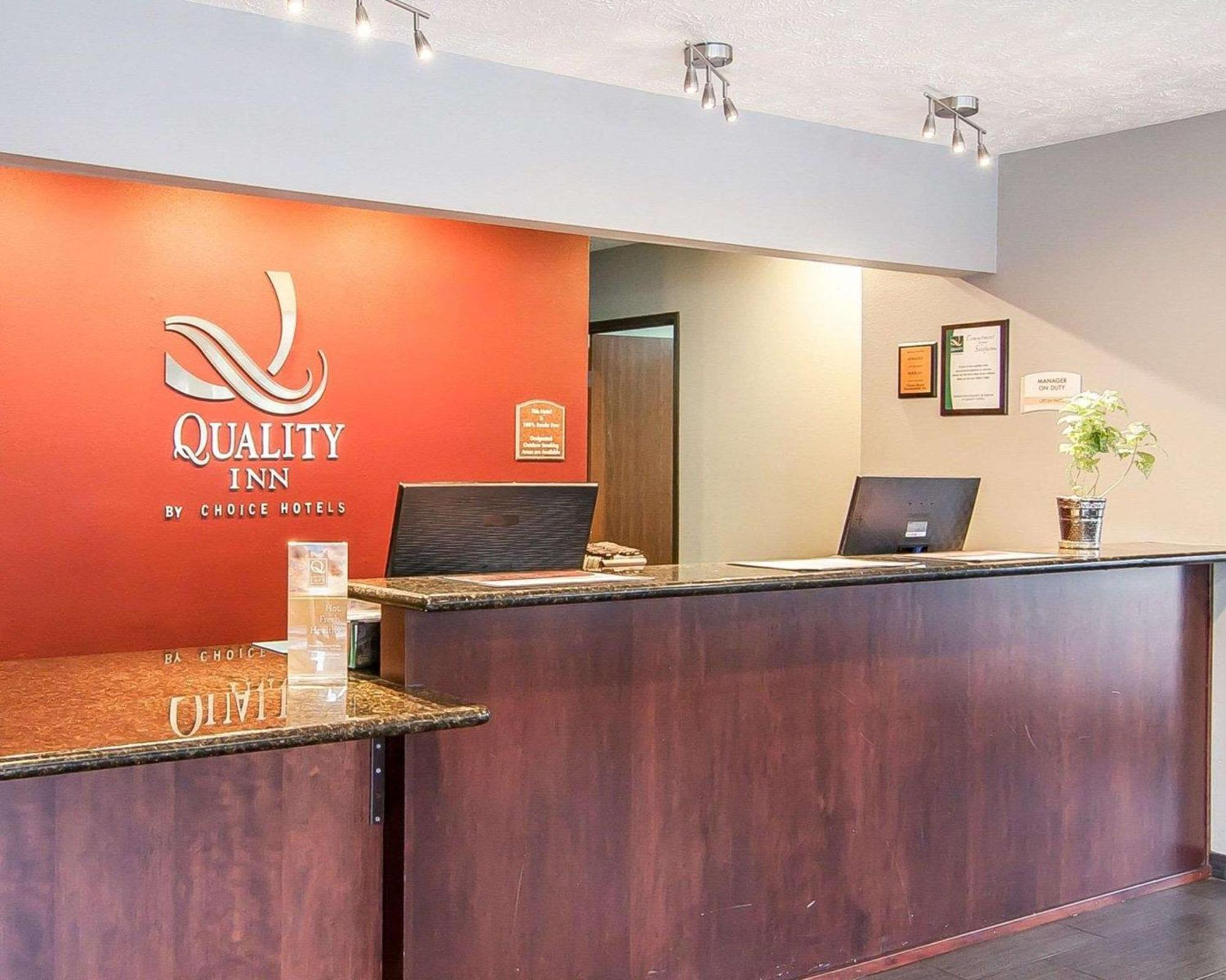 Quality Inn Downtown Convention Center Portland Exterior photo