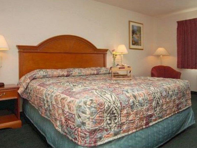 Quality Inn Downtown Convention Center Portland Room photo